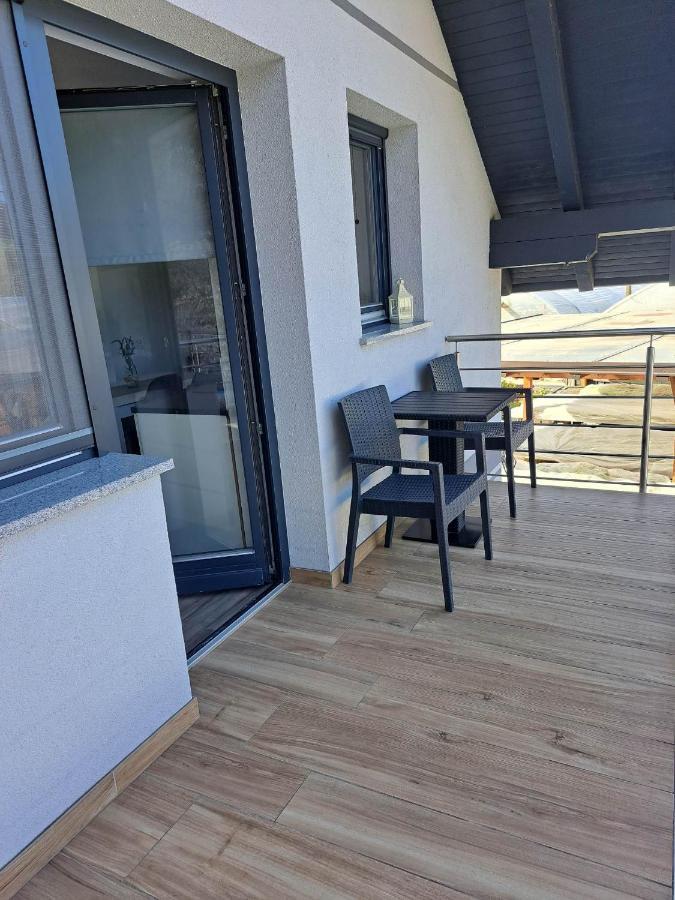 Apartmaji Tisa In Zana Rovte Exterior foto