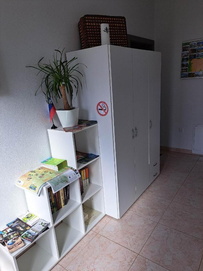 Apartmaji Tisa In Zana Rovte Exterior foto